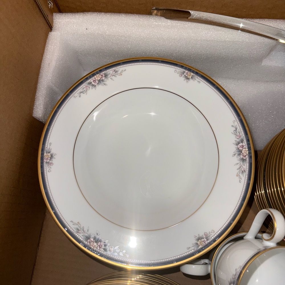 76 Piece Noritake Estate China Set Ontario BOX 5 - Picture 8 of 15